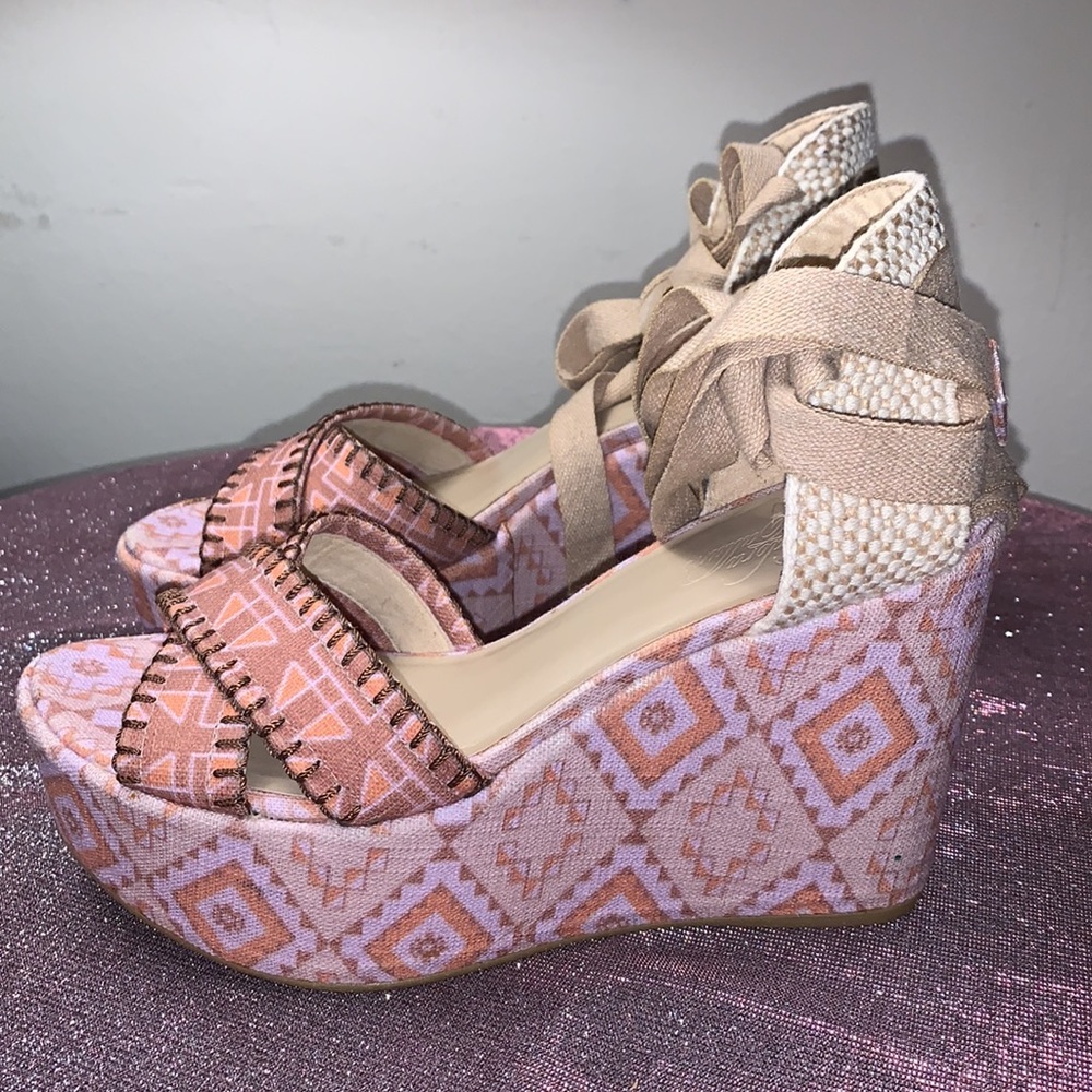 Theodora & Callum By Stuart Weitzman Printed Linen Wedges - Picture 3 of 12
